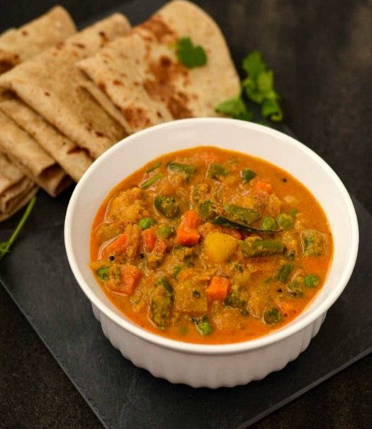 Chapathi ,Veg kurma Combo